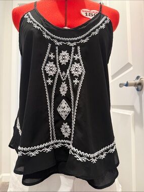 BONGO Black Sleeveless Embroidered Camisole